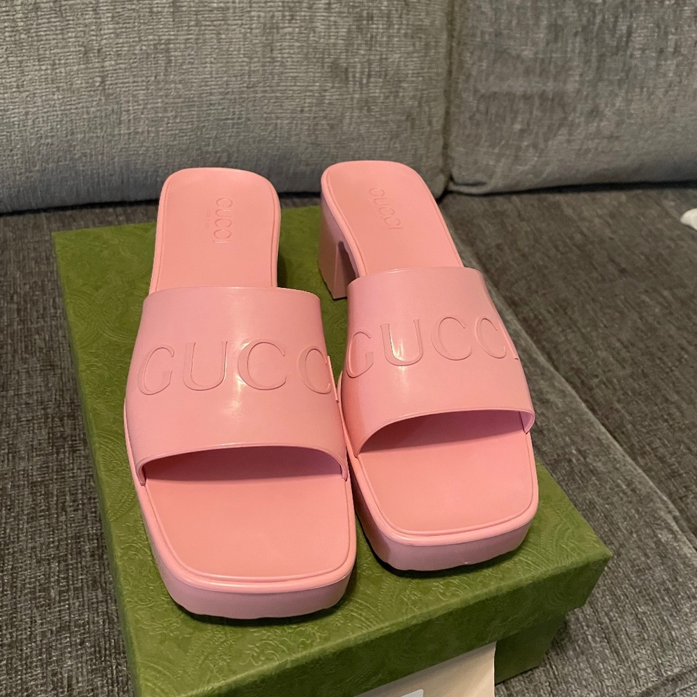 Gucci Sandals - Picture 1 of 6